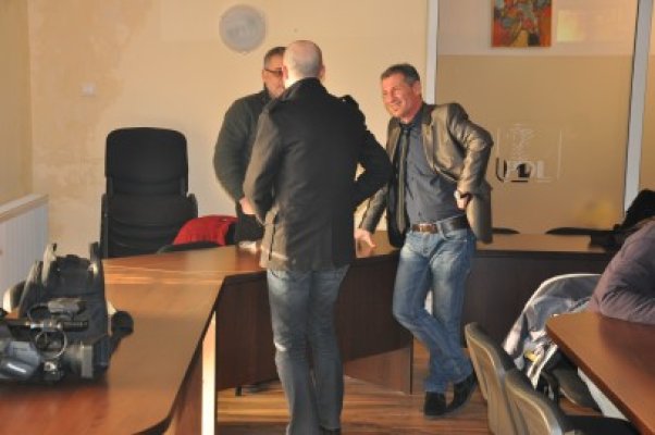 Şedinţă cu ţipete la PDL Constanţa. Vezi noii responsabili pe colegii
